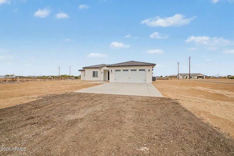 1372 N 372nd Dr, Tonopah, AZ 85354