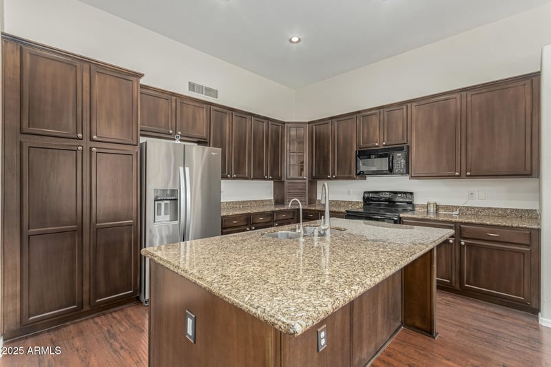 1372 Winchester Way, Chandler, AZ 85286