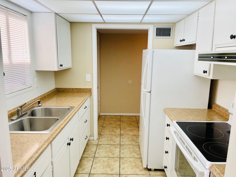 13720 98th Ave #A, Sun City, AZ 85351