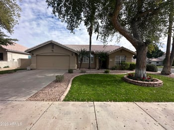 1373 Roadrunner Dr, Gilbert, AZ 85234