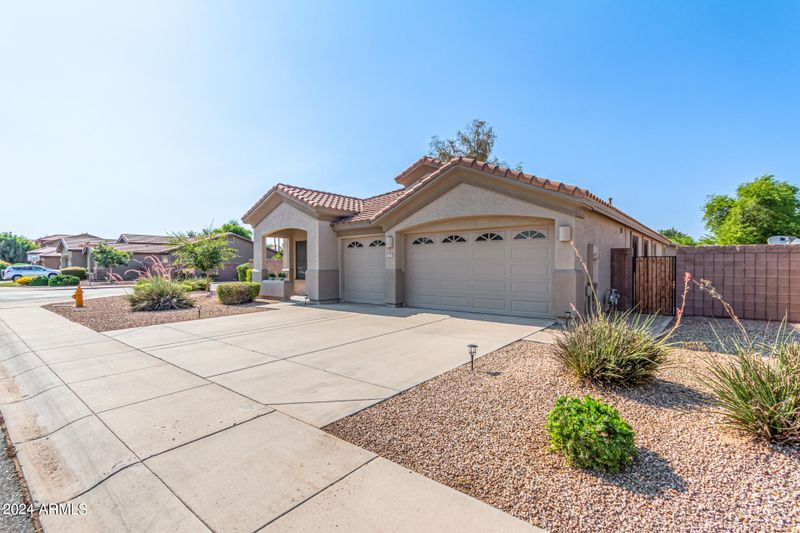 1374 E Locust Dr, Chandler, AZ 85286