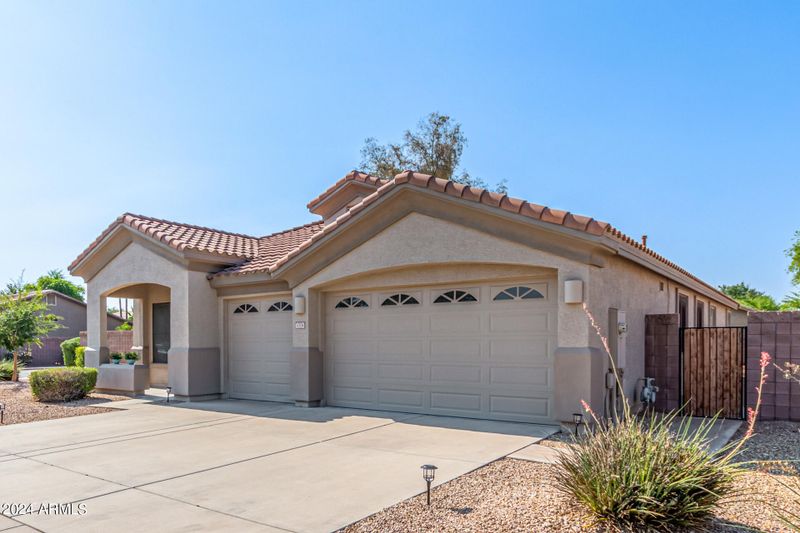 1374 E Locust Dr, Chandler, AZ 85286