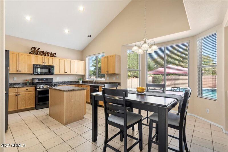 1375 S Honeysuckle Ct, Gilbert, AZ 85296