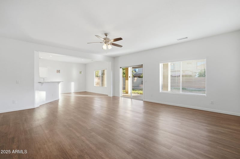 13755 Mauna Loa Ln, Surprise, AZ 85379