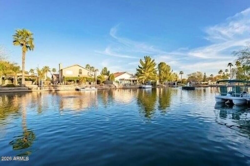1376 Tradewind Dr, Gilbert, AZ 85234