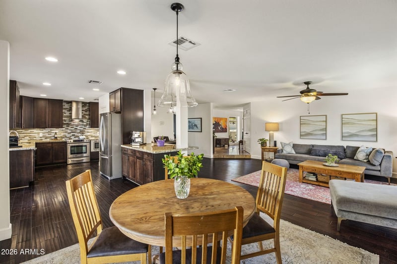 138 Surrey Ave, Phoenix, AZ 85029