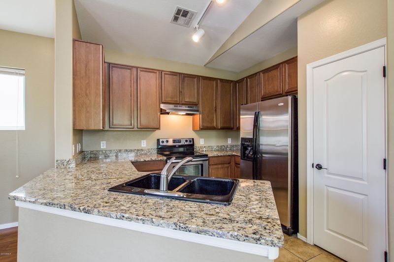 1380 S Sabino Dr, Gilbert, AZ 85296