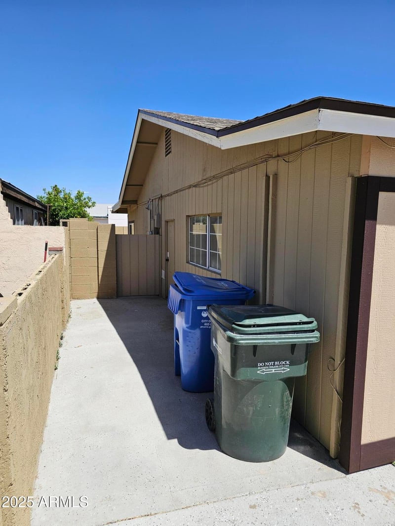 13801 37th Dr, Phoenix, AZ 85053