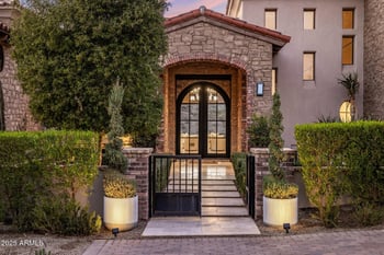 13808 Canyon Dr, Phoenix, AZ 85048