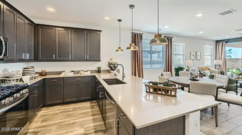 1381 J Waltz Way, Apache Junction, AZ 85120