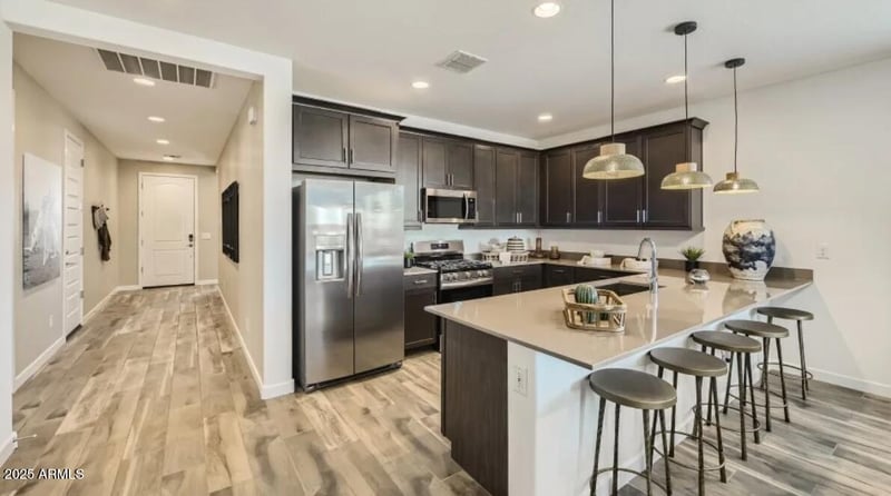 1381 J Waltz Way, Apache Junction, AZ 85120