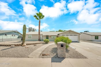 13815 41st Pl, Phoenix, AZ 85032
