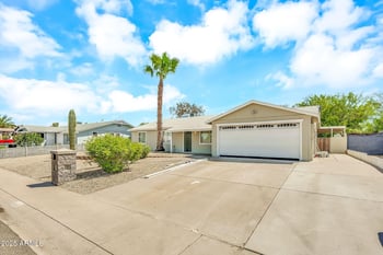 13815 41st Pl, Phoenix, AZ 85032