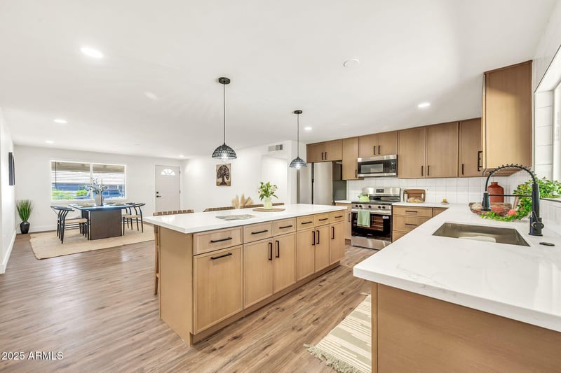 13815 41st Pl, Phoenix, AZ 85032
