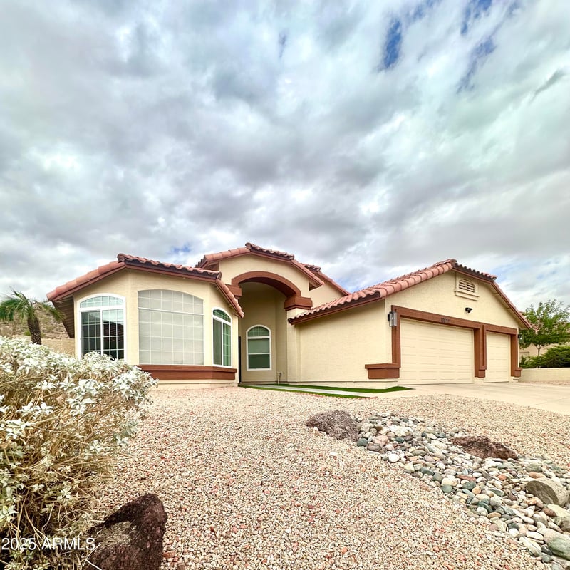 13822 28th Pl, Phoenix, AZ 85032