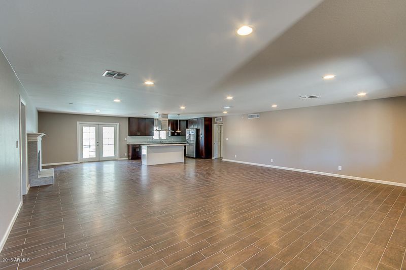 13823 N Canterbury Dr, Phoenix, AZ 85023