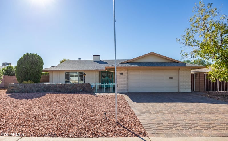 13825 Kaanapali Dr, Sun City, AZ 85351