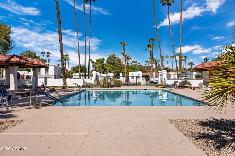 13827 N Medinan Dr, Phoenix, AZ 85022