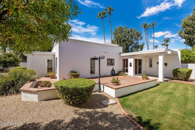 13827 N Medinan Dr, Phoenix, AZ 85022
