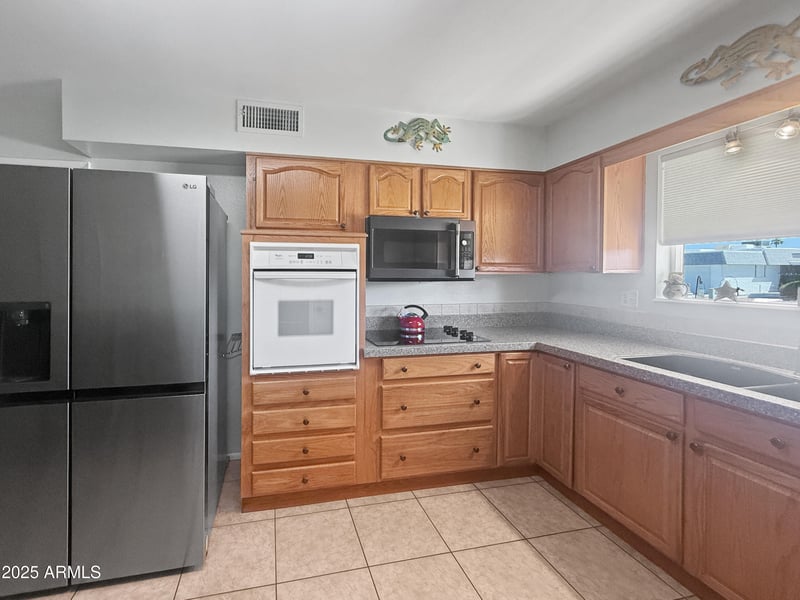 13828 N Whispering Lake Dr, Sun City, AZ 85351