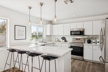 1383 Washington Ave, Gilbert, AZ 85234