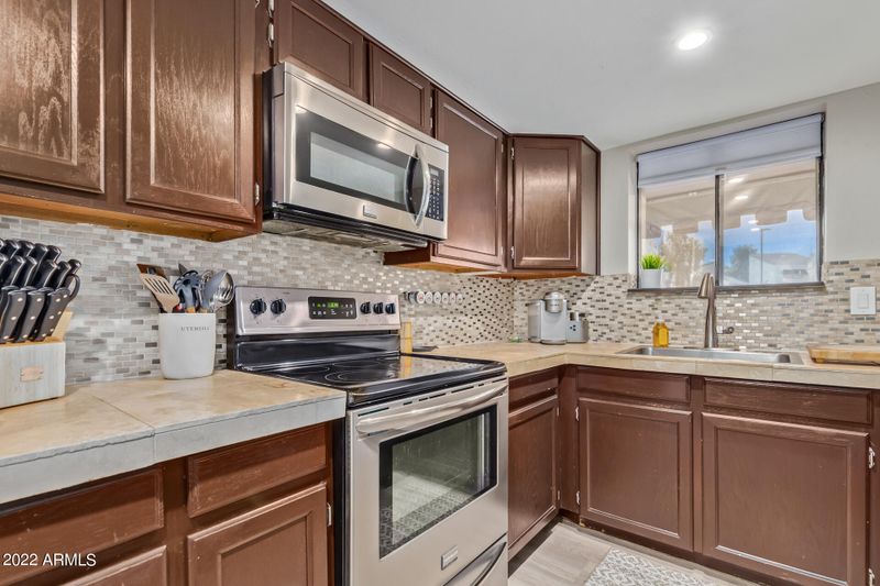 13831 N 42nd Pl, Phoenix, AZ 85032