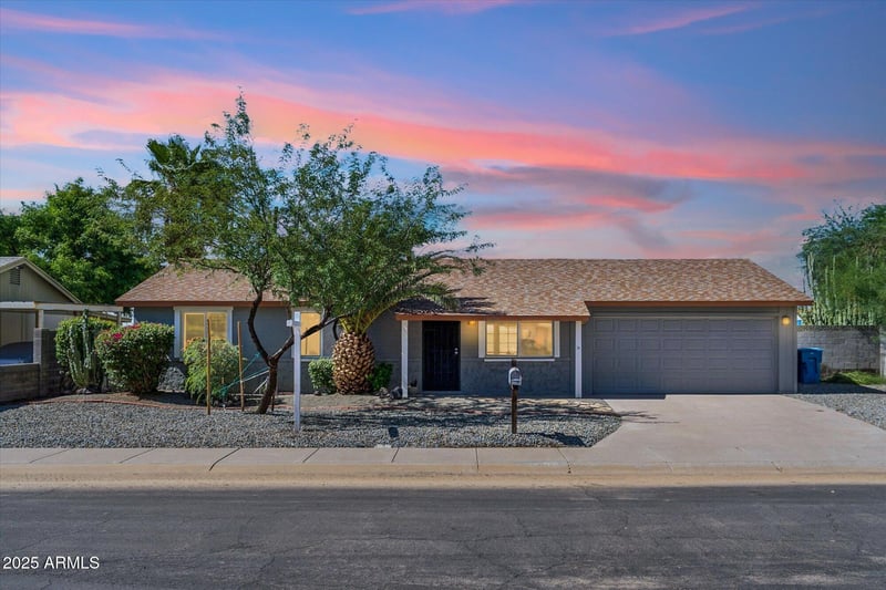 13836 17th Ave, Phoenix, AZ 85023