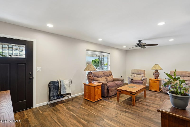 13836 Kaanapali Dr, Sun City, AZ 85351
