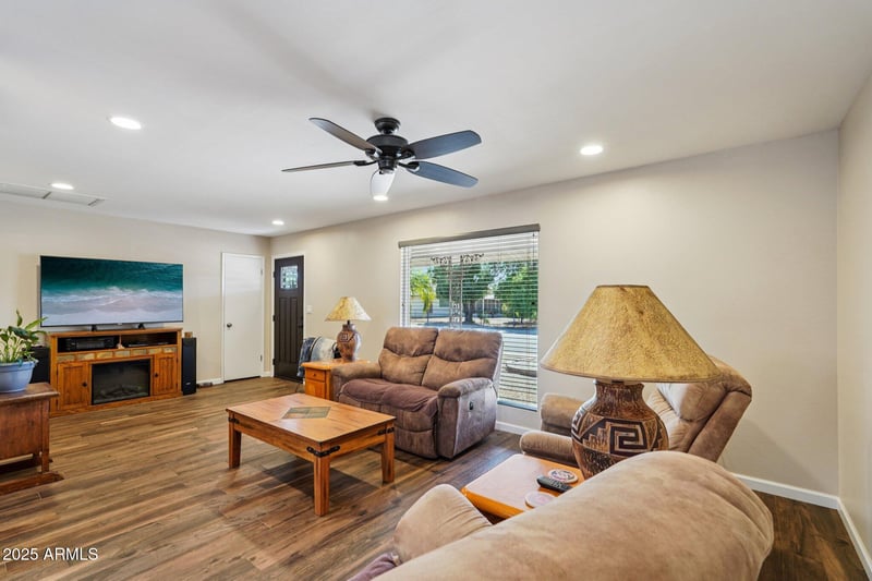 13836 Kaanapali Dr, Sun City, AZ 85351