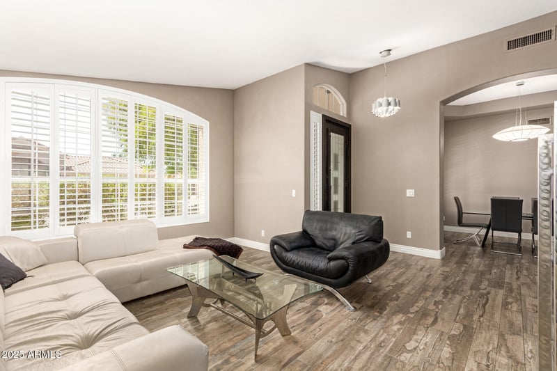 1384 Oriole Way, Chandler, AZ 85286