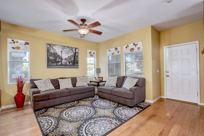 1384 S Hawk Ln, Gilbert, AZ 85296