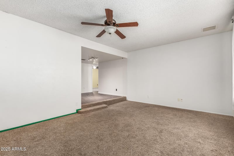 13842 52nd Ave, Glendale, AZ 85306