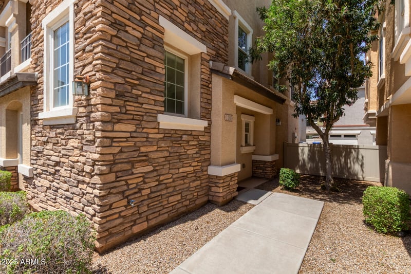 1386 Sabino Dr, Gilbert, AZ 85296