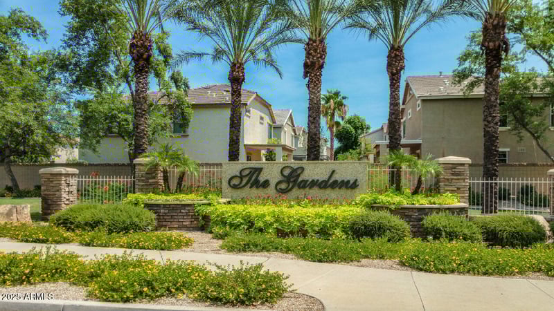 1386 Sabino Dr, Gilbert, AZ 85296