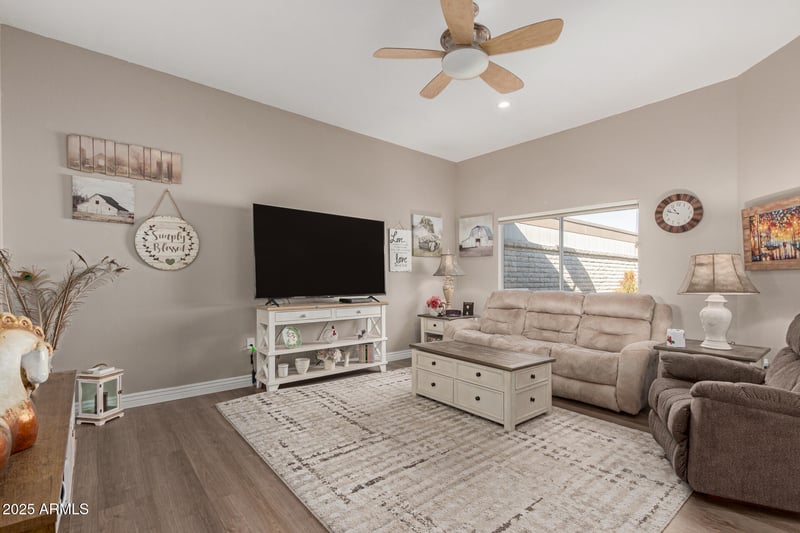 13863 108th Dr, Sun City, AZ 85351