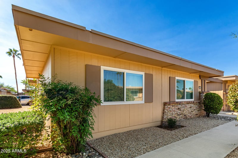 13863 111th Ave, Sun City, AZ 85351