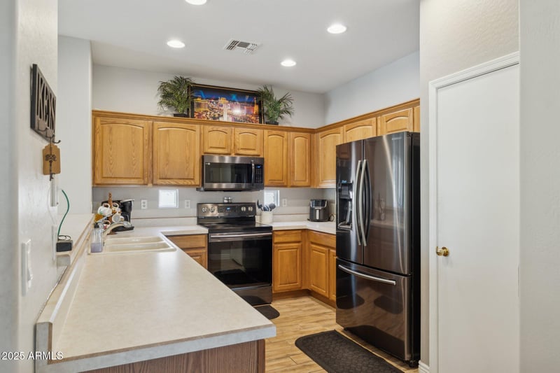 13872 Country Gables Dr, Surprise, AZ 85379