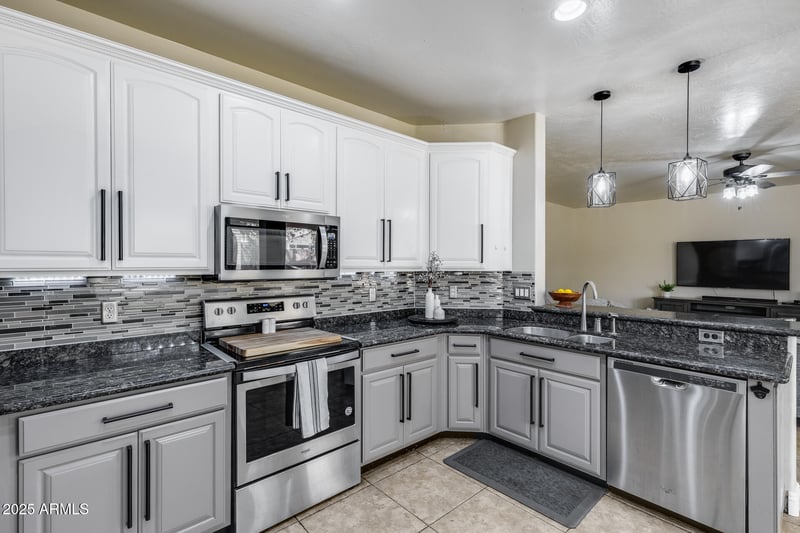 13888 Wilshire Dr, Goodyear, AZ 85395