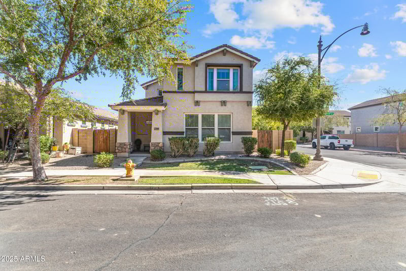 1389 Chaparral Blvd, Gilbert, AZ 85296