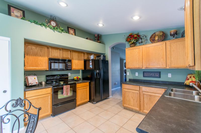 1393 E Constitution Dr, Chandler, AZ 85225