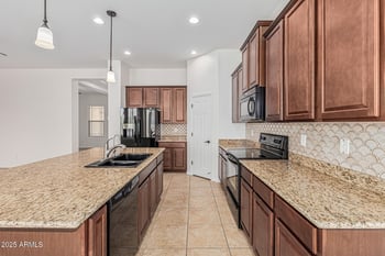 13958 180th Ave, Goodyear, AZ 85338