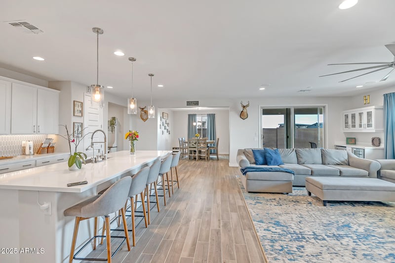 13965 Mariposa Grande --, Surprise, AZ 85387