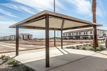 13975 Luke 107 Pw, Surprise, AZ 85374