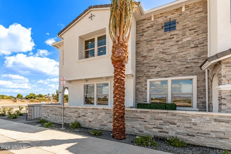 13975 Luke Pw #106, Surprise, AZ 85374