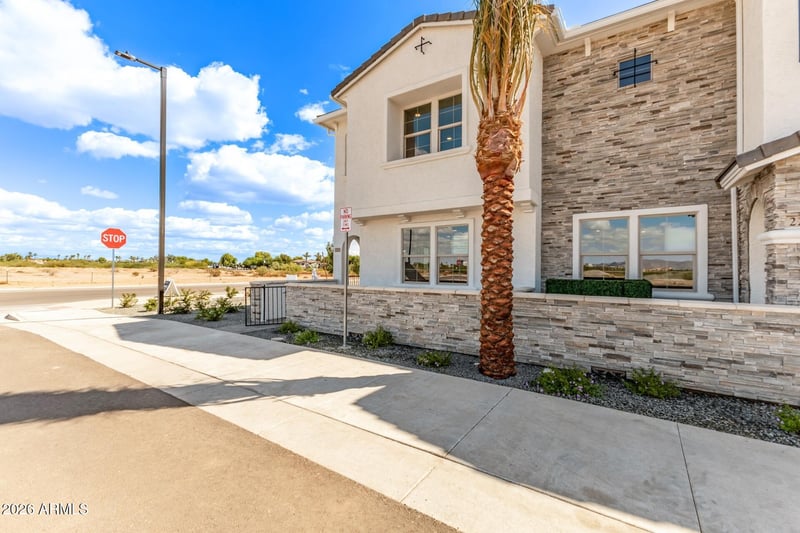 13975 Luke Pw #106, Surprise, AZ 85374