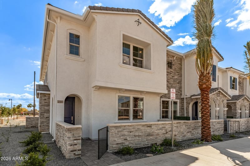13975 Luke Pw #106, Surprise, AZ 85374