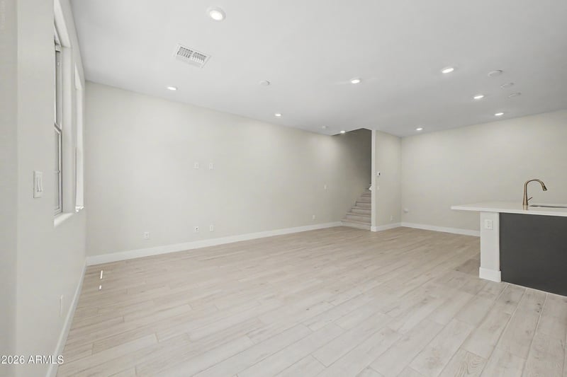 13975 Luke 167 Pw, Surprise, AZ 85374