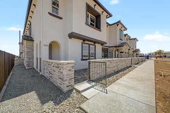 13975 Luke 171 Pw, Surprise, AZ 85374