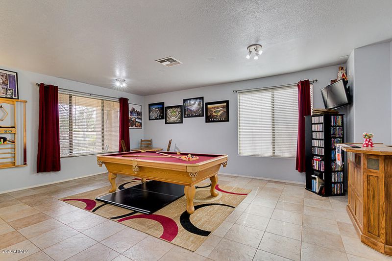 1398 E Iris Dr, Chandler, AZ 85286