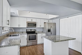 14 Hermosa Dr, Tempe, AZ 85282